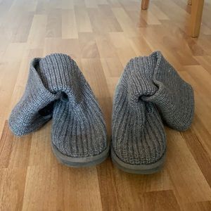 Grey knitted Ugg’s